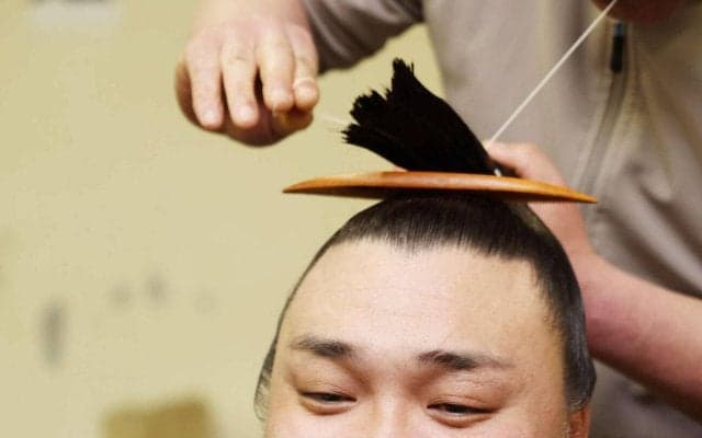 霧島がショックを受けて「雄たけび」上げた日、再起した日…兄弟子で世話人の勇輝が明かす秘話