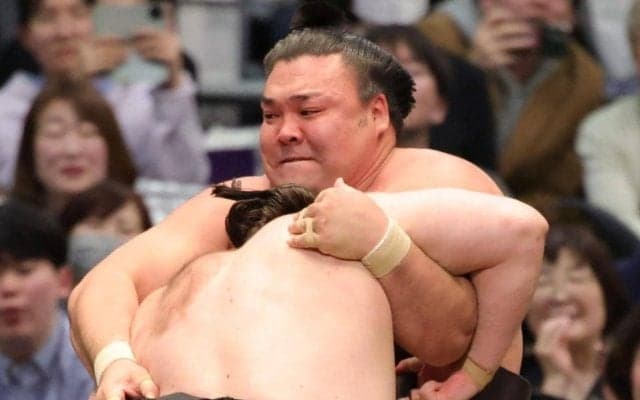 ３敗の２人が敗れ優勝決まった霧島　あと一番勝って締めてほしい　結びの豊昇龍はもっと動いていかないと　武蔵川親方が指摘