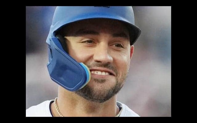 昨季ドジャースのコンフォート、カブスで開幕ロースター入り　右膝負傷の鈴木誠也の穴埋め