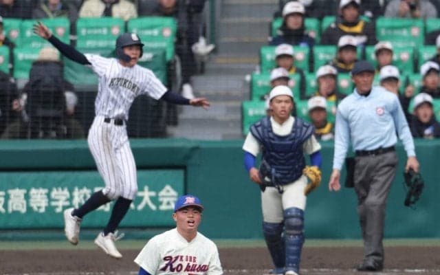 【センバツ】神戸国際大付、サヨナラ打浴びた豊岡速伍「甘さが最後に」10回無死満塁はしのぐも