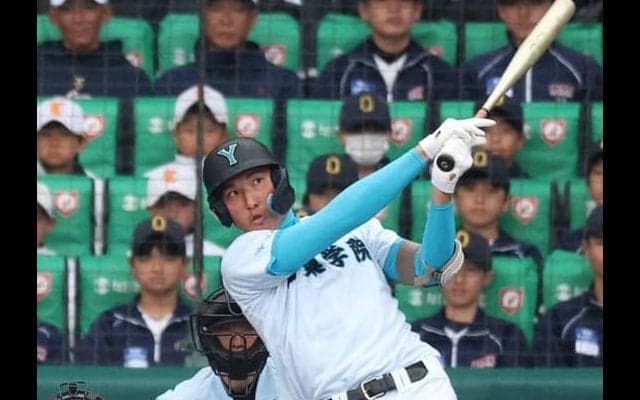 プロ注目の山梨学院・菰田が甲子園初アーチ　特大ソロ　センバツ