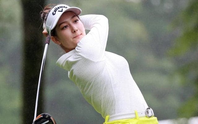 伊藤真利奈、結婚発表＆純白ドレス姿披露「お相手は…」パートナーと寄り添う写真も