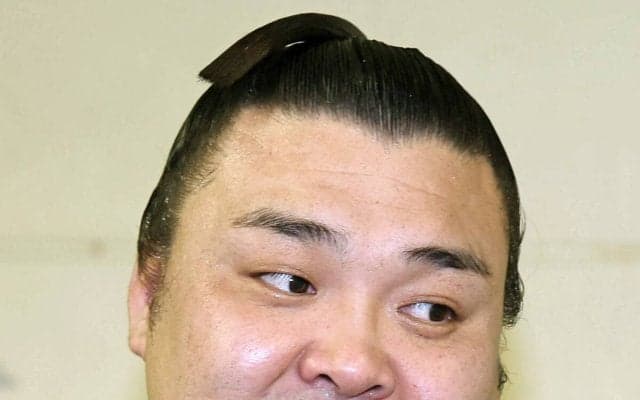 ２連敗締めも霧島の大関復帰確実「勝って締めたい思いだった」日本相撲協会審判部が八角理事長に臨時理事会の招集を要請して了承　１４日目に優勝決定済み