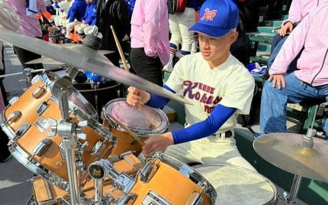 「太鼓の達人」で鍛えたリズム　神戸国際大付応援席に鳴り響くドラム