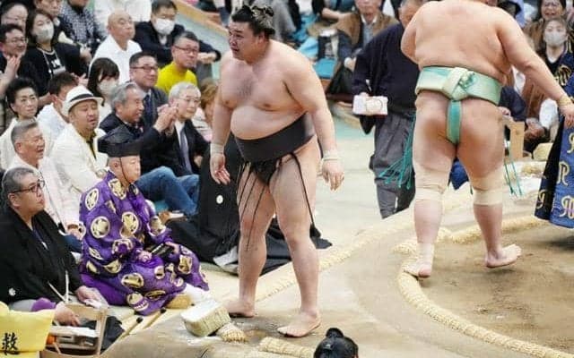 霧島が好成績続け大関返り咲きへ　大相撲春場所で14場所ぶり優勝