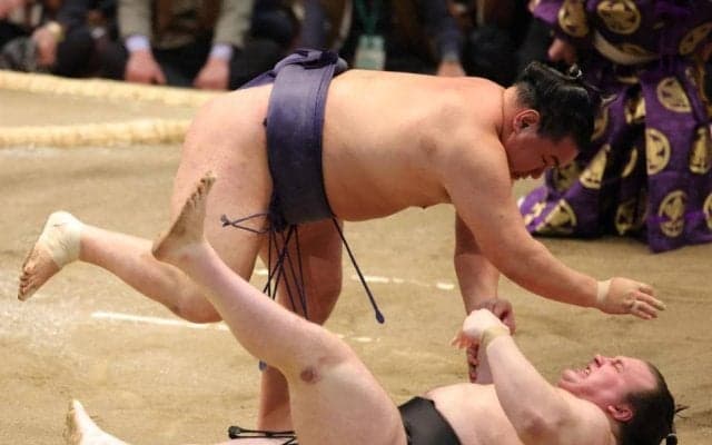 豊昇龍が安青錦から初勝利「何があっても勝ちたかった」　横綱初優勝はまたもお預け「残念。恥ずかしい」