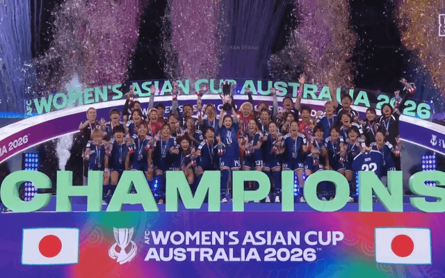 「食べちゃだめ笑」なでしこ若手トリオの“紙吹雪パクパク”に爆笑！無邪気すぎる谷川、浜野、古賀に「幼稚園児」「赤ちゃん」の声【女子アジア杯】