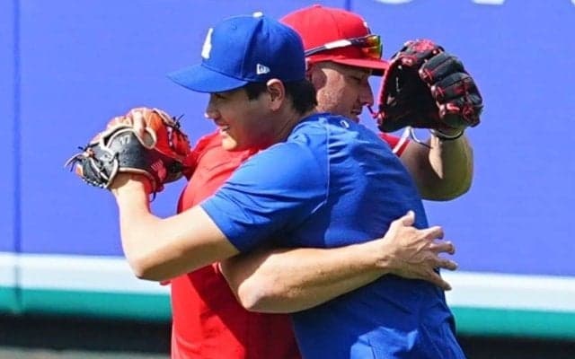 大谷翔平、トラウトとハグで再会　古巣戦前に笑顔で駆け寄る…見せた変わらぬ絆