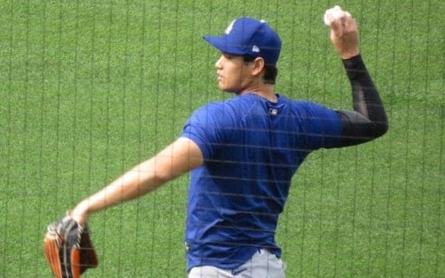 大谷翔平「１番ＤＨ」　古巣エンゼルスとオープン戦　髪切って襟足スッキリ　トラウトと笑顔ハグ