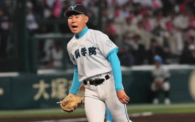 主力負傷の山梨学院救ったリリーフエース！指揮官も絶賛の技巧派左腕が見事な火消し｢自然と気持ちが入った｣【センバツ】