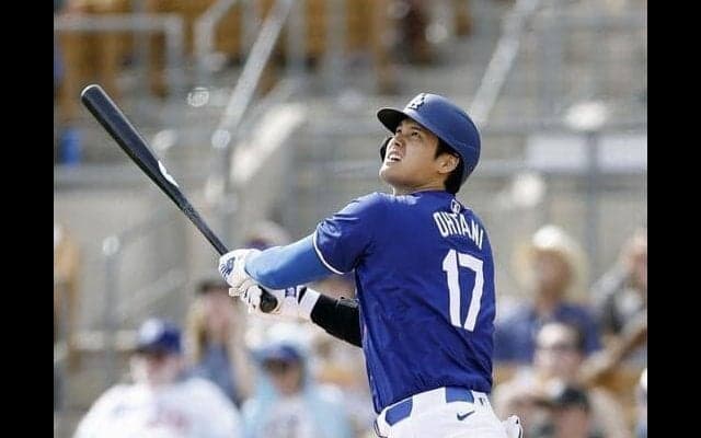 大谷翔平　第１打席で古巣本拠地が温かい拍手＆歓声　浮いたボール捉えるも中飛　ミスショットに思わず表情ゆがめる