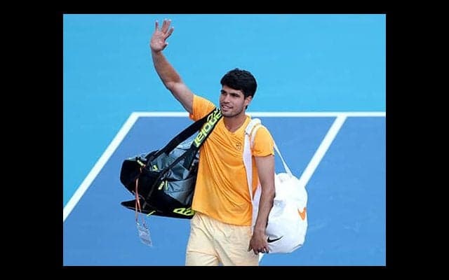  敗退アルカラス「実家に帰る」 