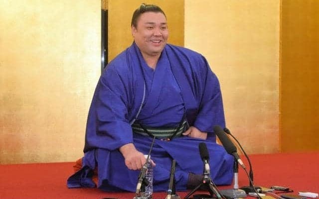 春場所優勝の霧島が会見　2度目昇進へ「かっこいい大関になりたい」