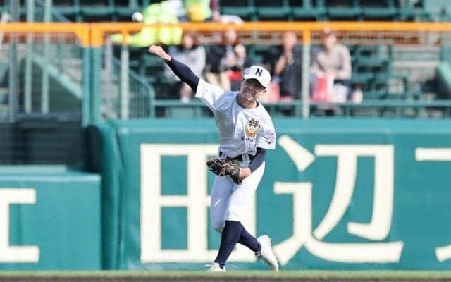 転向後の練習が生きた「ベストボール」　佐野日大の左翼手・杉田侑也