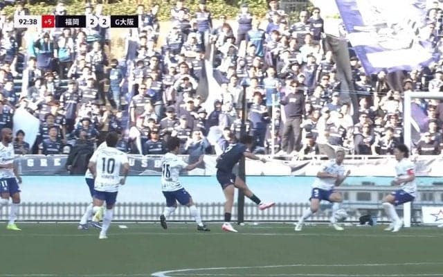 「モドリッチやん」アウトサイドキックで“針の孔”を通す芸術的ゴラッソにファン驚愕「鳥肌だわ」