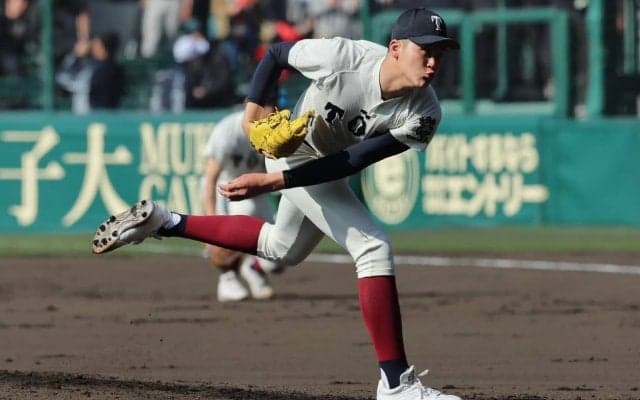 大阪桐蔭の192センチ左腕が上々の甲子園デビュー！4回まで無安打6奪三振、最速147キロの快投【センバツ】
