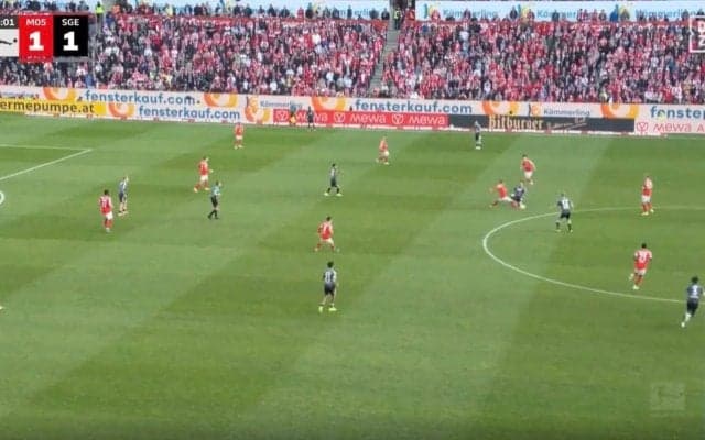 ウソでしょ…！？ 佐野海舟、目を疑う“衝撃の光景”「速すぎ」「どっから出てきたん」倍速スピードで“ボール奪取”→爆速カウンター「万能すぎる」