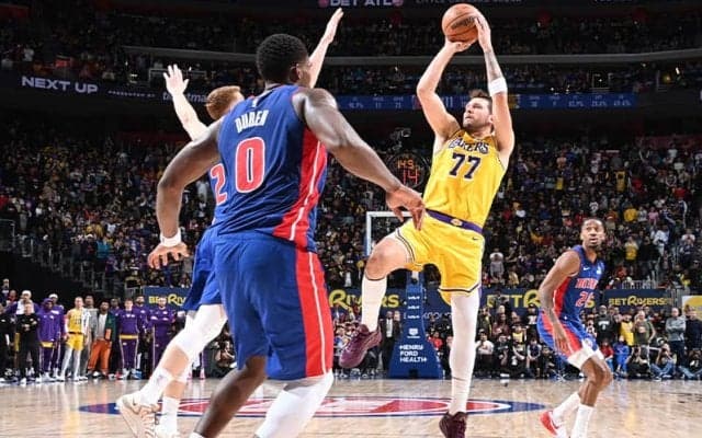 八村塁＆スマートが欠場のレイカーズ、東首位のピストンズに3点差惜敗…連勝「9」でストップ