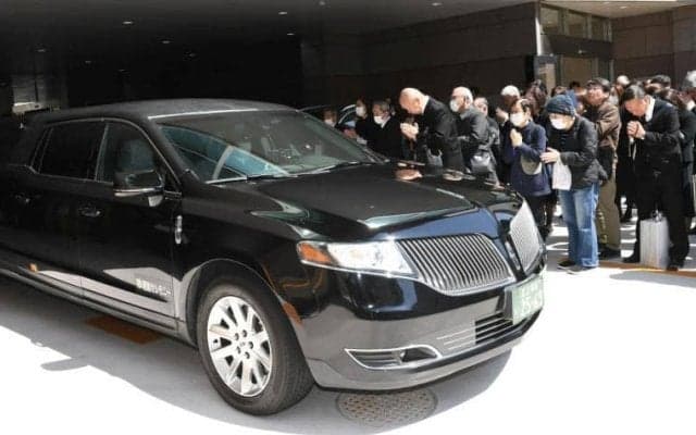 元大関若嶋津さん葬儀・告別式　みづえ夫人は涙止まらず「俺は相撲しか知らない。“相撲人生”だった、とずっと言っておりました」