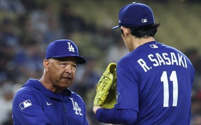 8四死球の大乱調でも開幕ローテは大丈夫？ 不安噴出の佐々木朗希にロバーツ監督が明かした舞台裏「私はロウキを信じている」