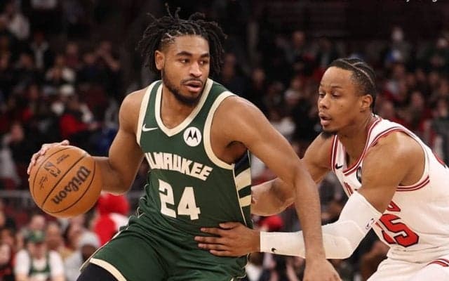 バックスが今季途中に加入して平均10.7得点を残していたキャム・トーマスを放出