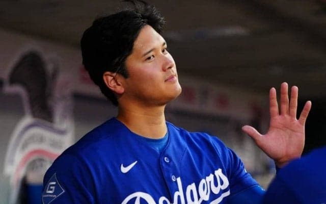 大谷翔平が驚きの行動「こんなことある?」　咄嗟に出した右手…「流れが完璧すぎる」