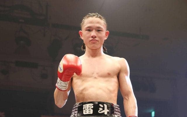 アマ６冠「ザ・サンダー」片岡雷斗６回TKO勝ちデビュー「全部、圧勝して勝ちたい」