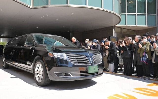 家族を愛した若嶋津さん　妻・みづえさんの「お父さんの幸せは何？」に家族３人名前「それ以外に何があるの？」…２４日、告別式