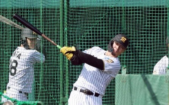 阪神・佐藤輝　狙う２年連続開幕弾　「１発目から打てれば最高」　達成なら１７、１８年の福留以来