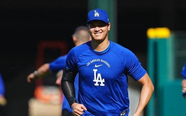 大谷翔平が笑顔→ハグ「素敵だなぁ」　再会した“人物”との光景に「人柄が伝わってくる」