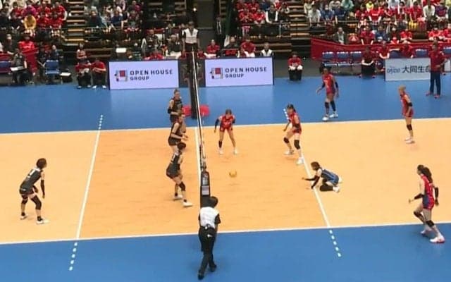 「プロなら練習するべき」女子バレーで絶対取れない“魔球サーブ” 究極の一打に元日本代表も大興奮