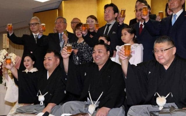 大関復帰の霧島「さらなる高みを目指して一生懸命努力」と口上で決意表明　１２場所ぶりの返り咲き