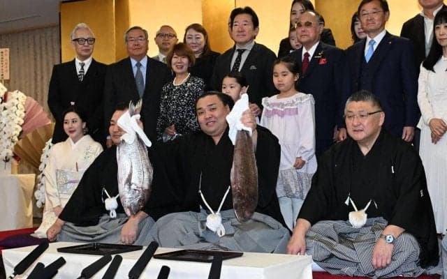 関脇霧島が大関昇進　八角理事長「腐らずに続け、壁を乗り越える事が出来た」