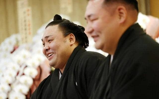 優勝の霧島が大関に再昇進決定　口上は「さらなる高みを目指して」