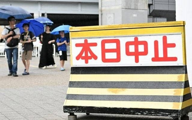 専大松戸-九州国際大付、雨で26日第4試合に順延　選抜高校野球