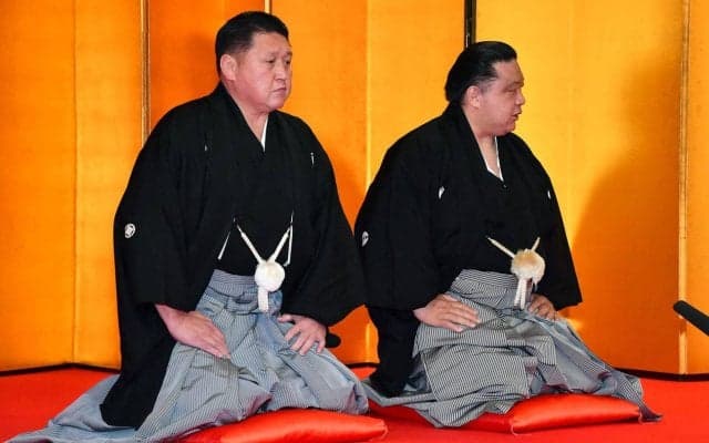 元大関魁皇の浅香山親方が審判部長、元大関武双山の藤島親方が広報部長／親方衆新職務