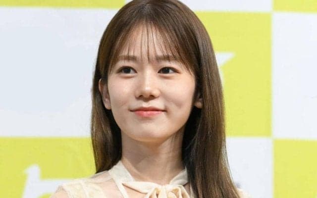 「夜のうちに一体何が・・・」人気格闘家と結婚の美人タレントが衝撃の寝相公開「足が合わさってるのが癖強めです」報告にネット衝撃「身体捻れてるの？」