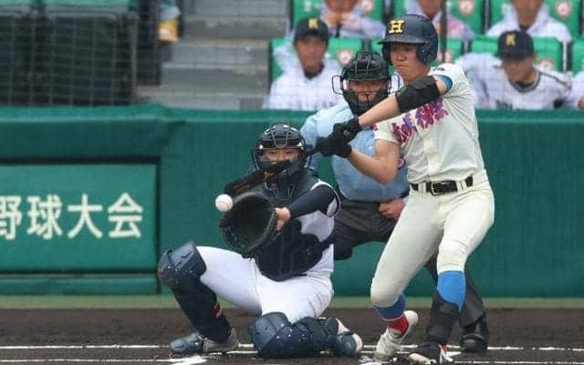 花咲徳栄の岩井、先頭打者で輝いた　監督の父「褒めると調子にのる」