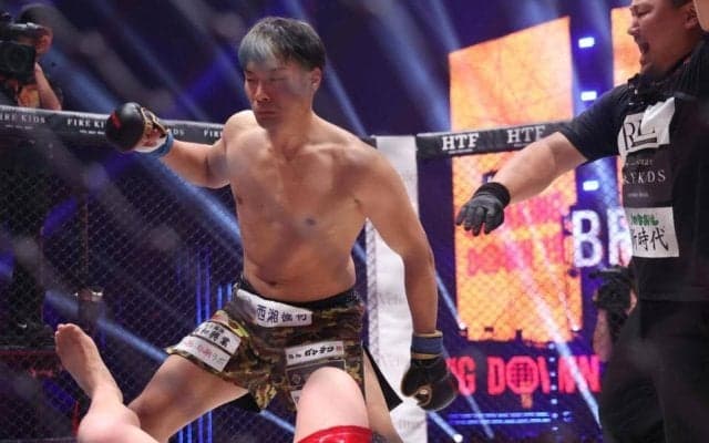 「辞めます。もう無理っす」衝撃１３秒ＫＯ負けの“ミスターＢＤ”、呆然の様子で語る試合後の姿に反響　その後は「足も骨折してしまったし脳へのダメージ蓄積も・・・」