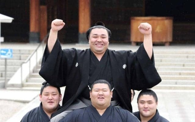 霧島　大関再昇進「さらなる高みを目指して」前師匠の口上受け継ぎ横綱への目標明言　長女・アヤゴーちゃんとは新しい約束も