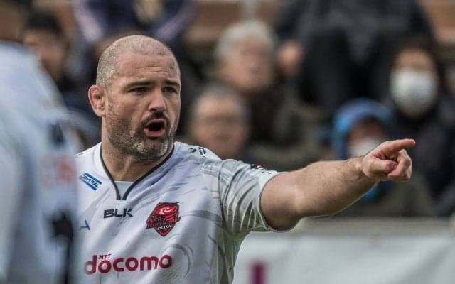 誰よりも走るロックがハードワークを体現。4連勝を支える献身の象徴