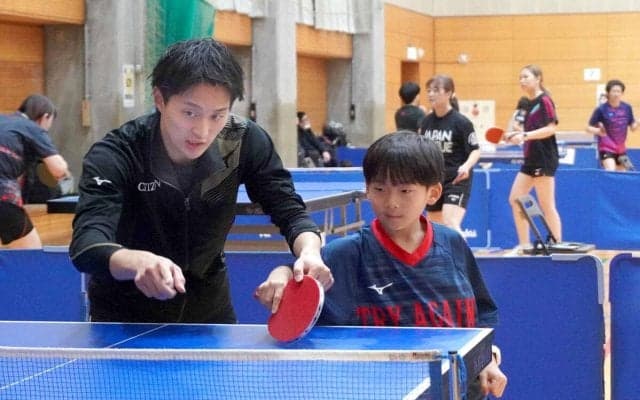 卓球日本リーグ１部・シチズン時計が主催の大会に小中学生ら約４５０人　優勝者が実業団選手に挑戦