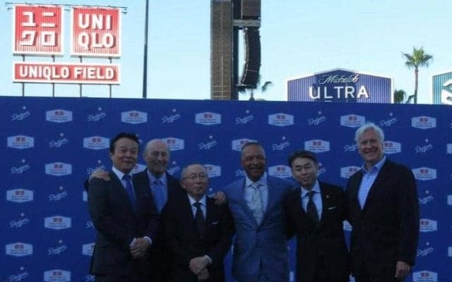 ユニクロ、ドジャースと契約　場内に複数の看板　柳井会長は直撃弾褒賞に前向き　「命名権の話は…」交渉の一部裏側も明かされる