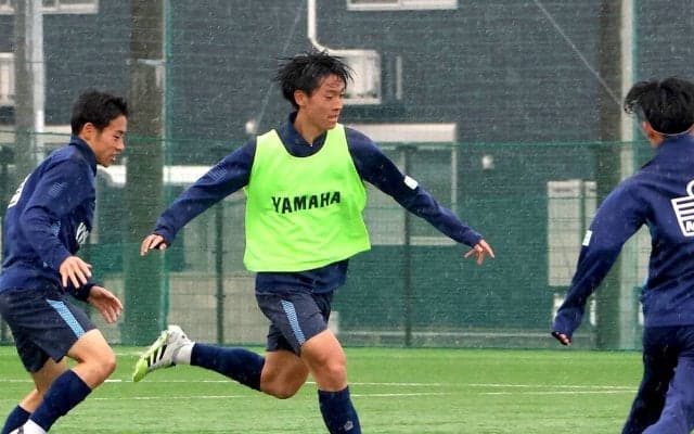 【Ｊ２磐田】下部組織のＭＦ西岡健斗とプロ契約を締結　すでに昨年６月の天皇杯でトップデビュー