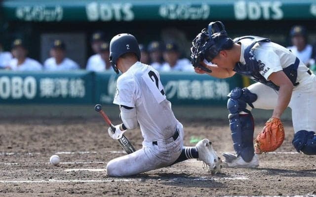 甲子園、審判団が異例の再協議　スクイズ巡り一時同点も…精査で判定“取り消し”に