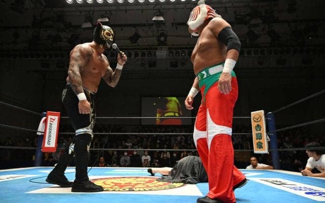 【CMLL】マグヌスがブラック・タイガーに、新日本菅林直樹会長がビデオメッセージでお墨付き