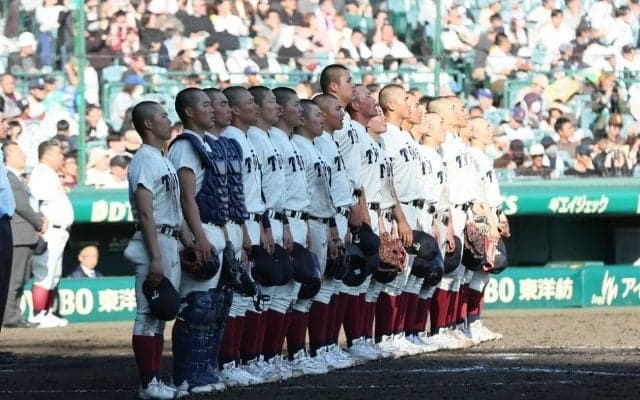 【センバツ第8日】8強決定！山梨学院が逆転、英明が春夏通じて初、大阪桐蔭はタイブレーク、専大松戸は「DH」初アーチ