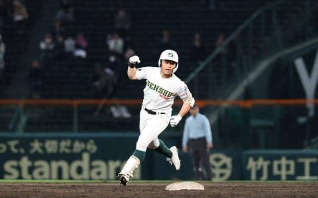 専大松戸が8強入り　八回、吉田の3ランで九州国際大付を突き放す