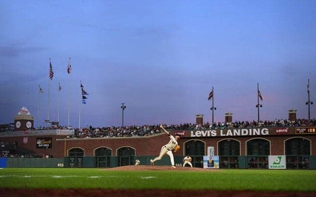 大谷が日本人初を放った“名所”が激変「奇妙だな」　MLB開幕戦の奇抜な演出にファン賛否