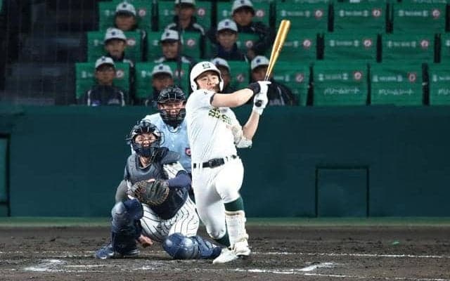 DH初の本塁打は専大松戸の9番打者　「小学6年以来」の快音響かす